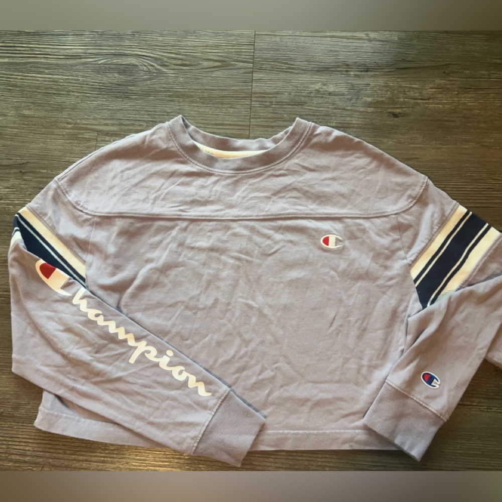 Champion Lavender over sized crop top with Navy and Cream Accents